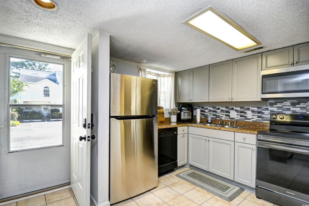 6703 Jefferson Pl. Photo 4