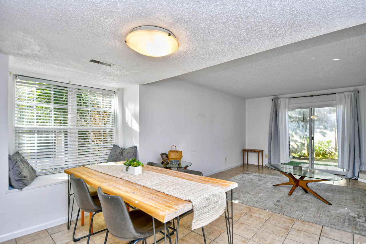 6703 Jefferson Pl. Photo 5