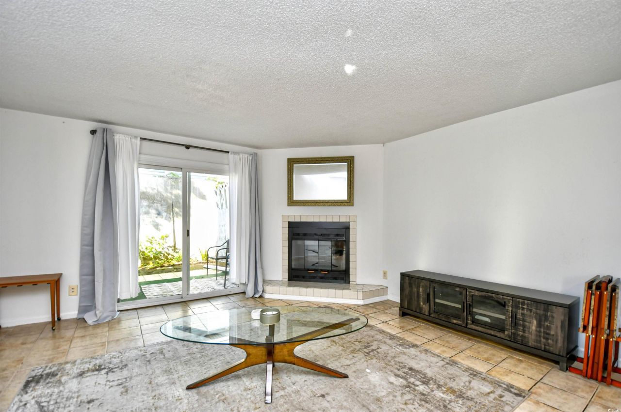 6703 Jefferson Pl. Photo 8