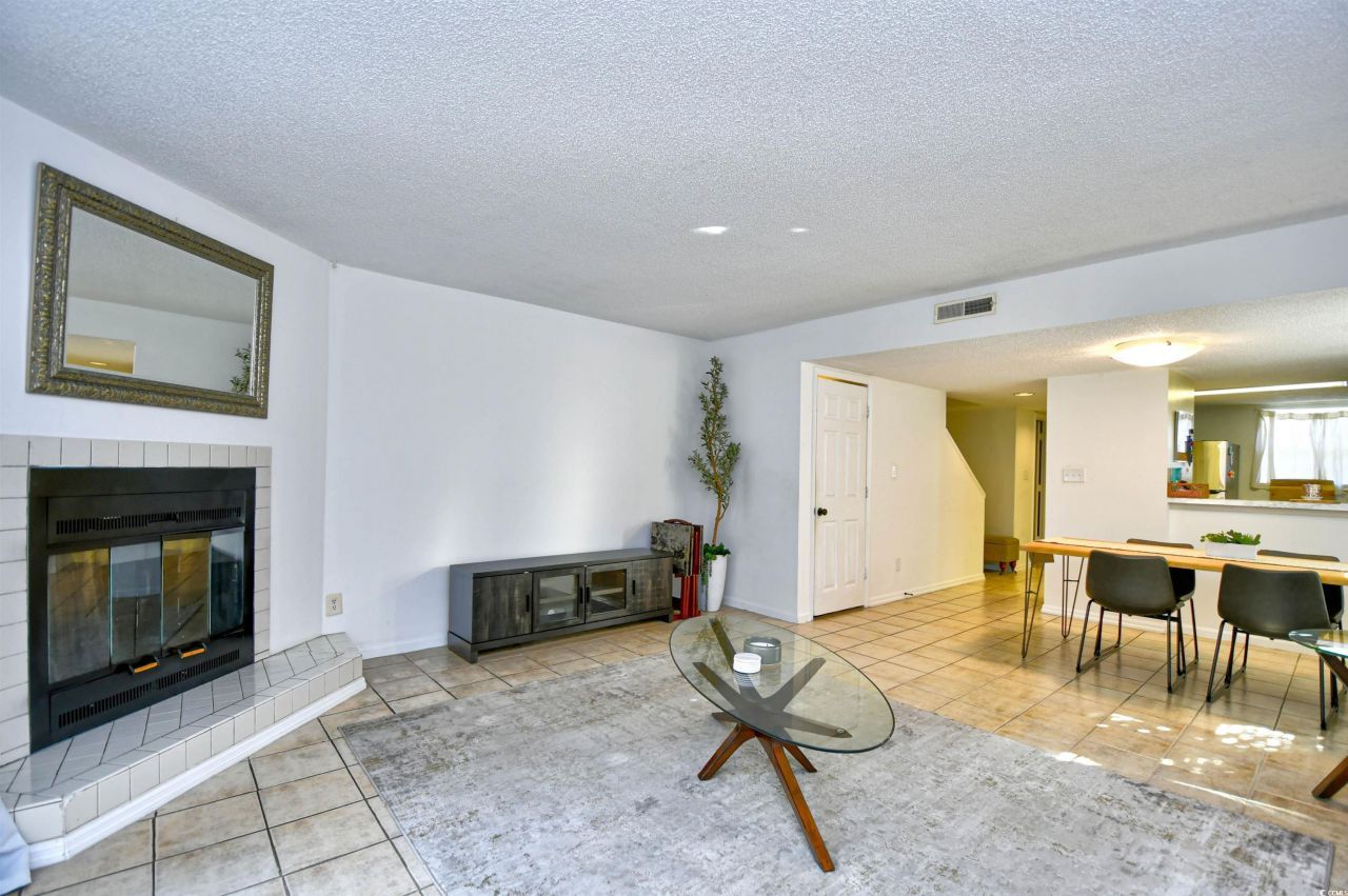 6703 Jefferson Pl. Photo 9