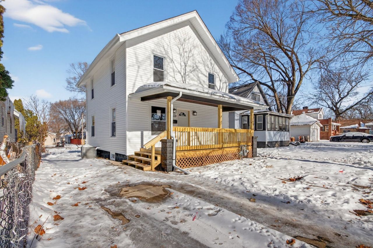 1111 Loomis Street, ROCKFORD, IL 61102