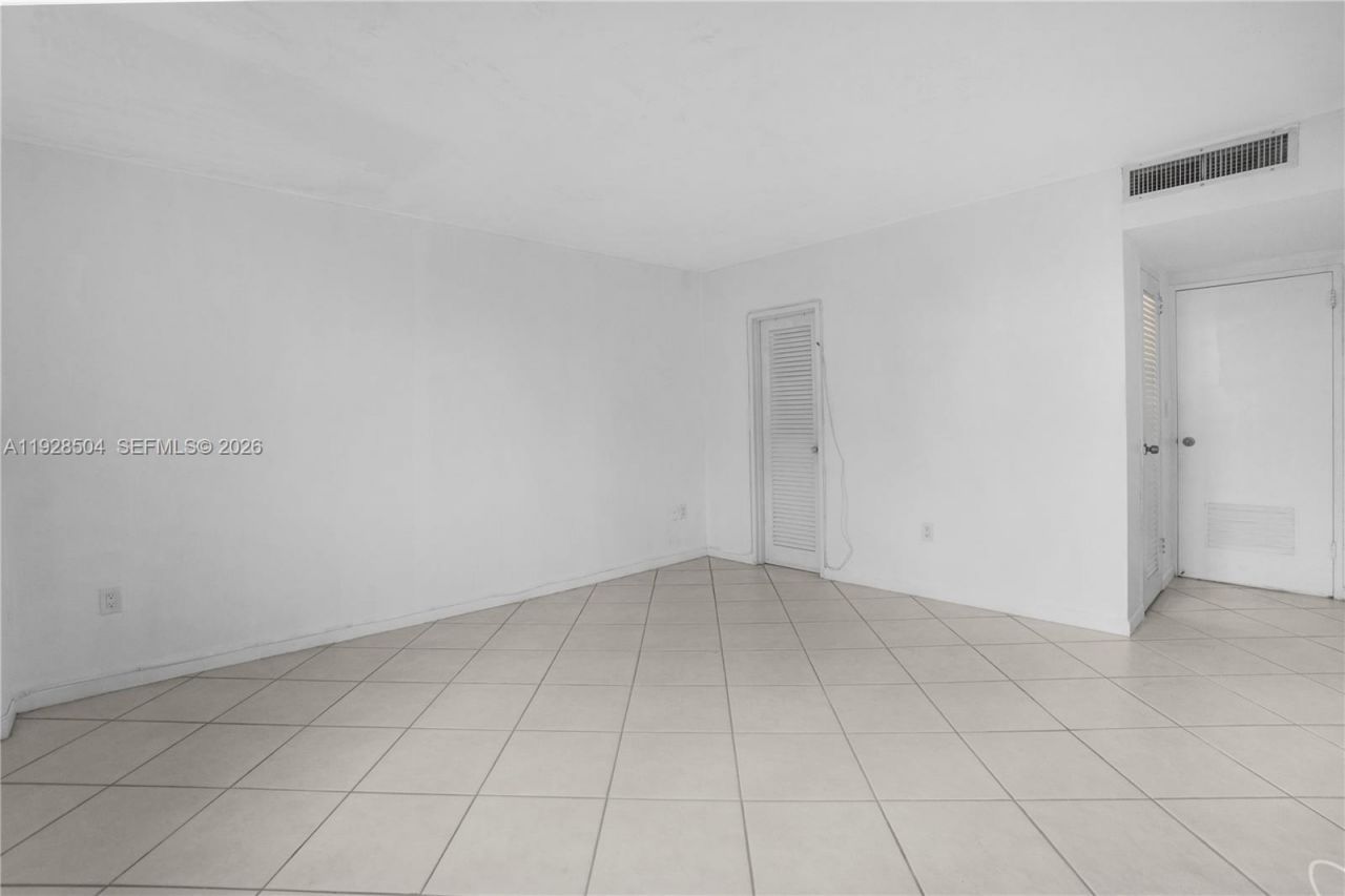 10350 W Bay Harbor Dr, Unit 2L, Bay Harbor Islands, FL 33154 Photo