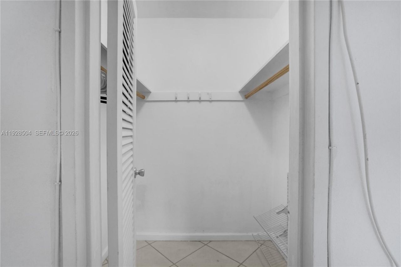 10350 W Bay Harbor Dr, Unit 2L, Bay Harbor Islands, FL 33154 Photo