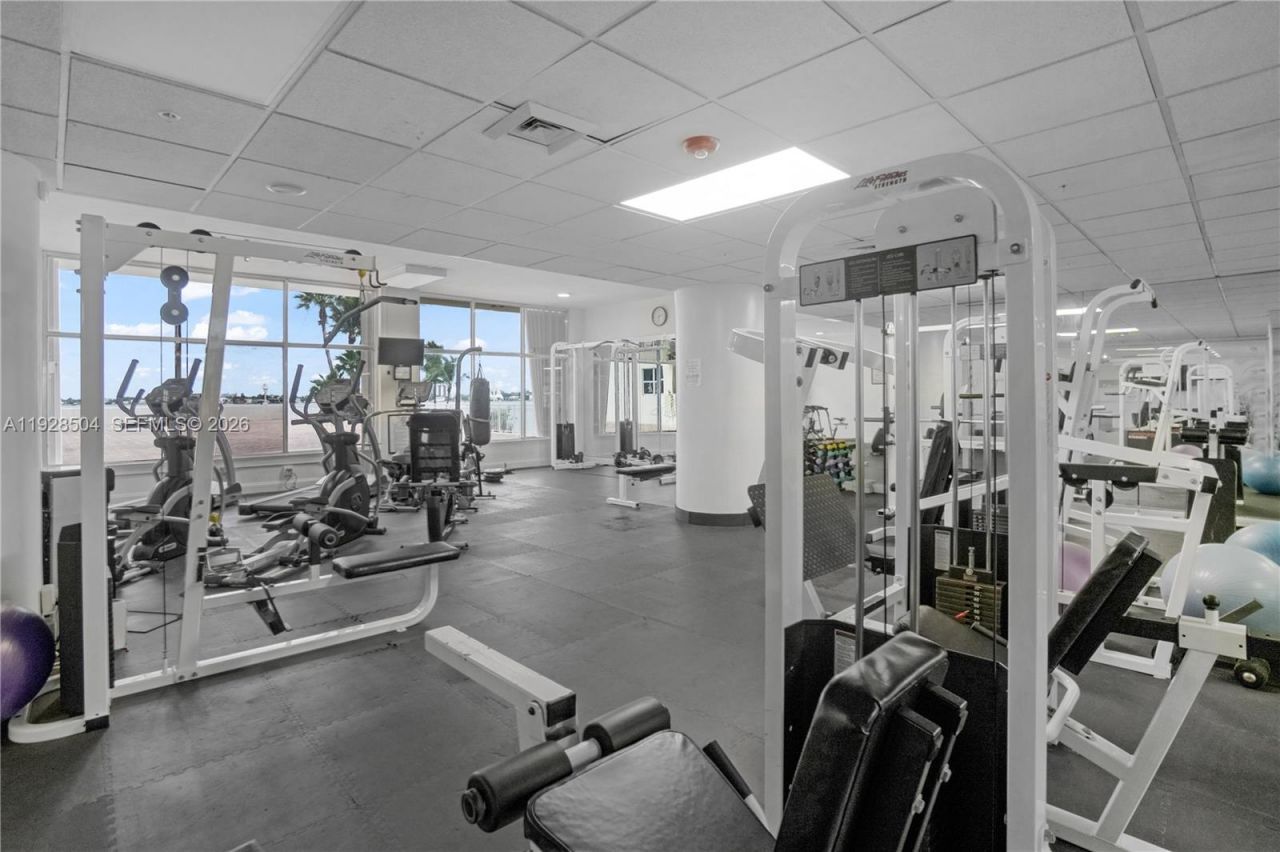 10350 W Bay Harbor Dr, Unit 2L, Bay Harbor Islands, FL 33154 Photo