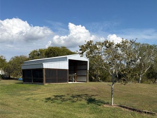4836 County Road 328, Vanderbilt, TX 77969