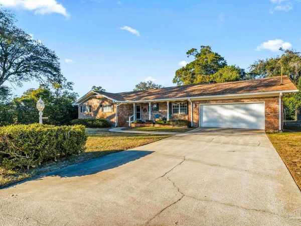 6800 Fabiano St, Pensacola, FL 32506