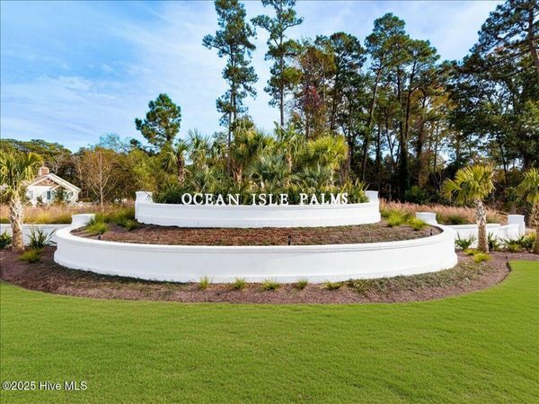 6073 Martinique Street SW, Shallotte, NC 28470