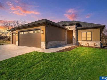 9134 Marbella Drive, Lincoln, NE 68520