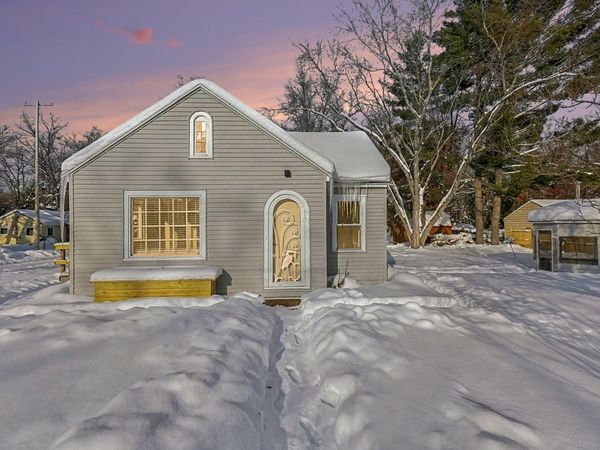 6946 S Lakeview Avenue, Idlewild, MI 49642