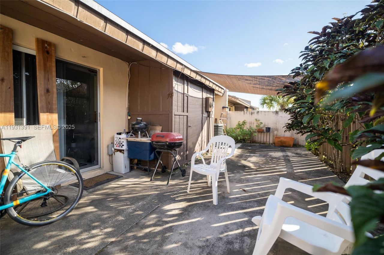 11310 SW 122nd Pl, Unit 11310, Miami, FL 33186 Photo