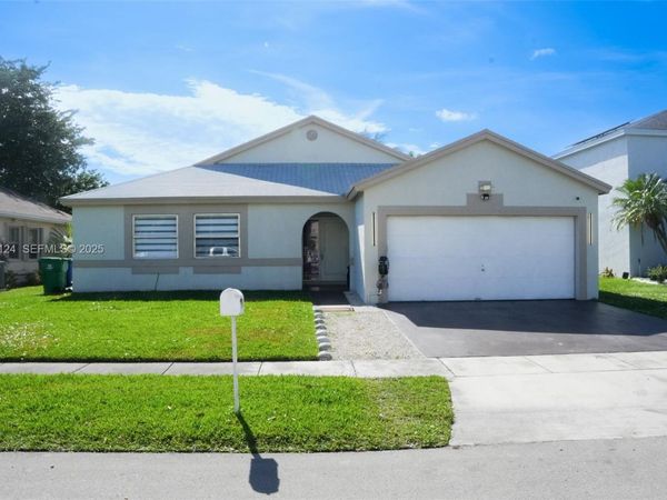 9670 Glacier Dr, Miramar, FL 33025