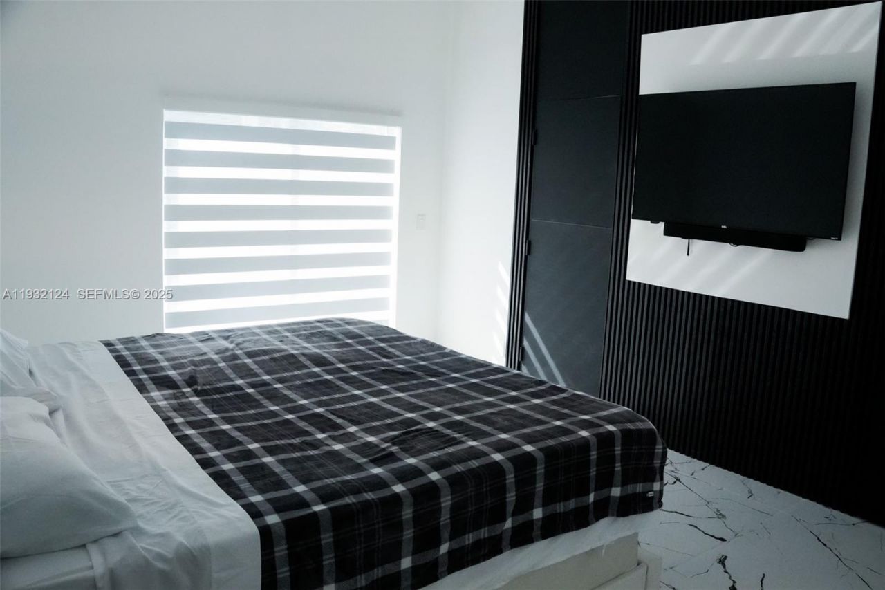 9670 Glacier Dr, Miramar, FL 33025 Photo