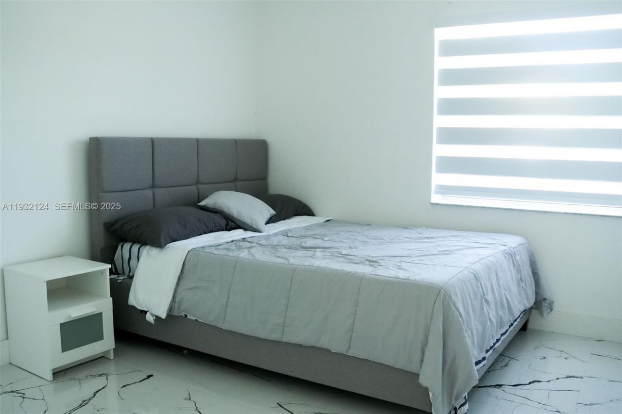 9670 Glacier Dr, Miramar, FL 33025 Photo