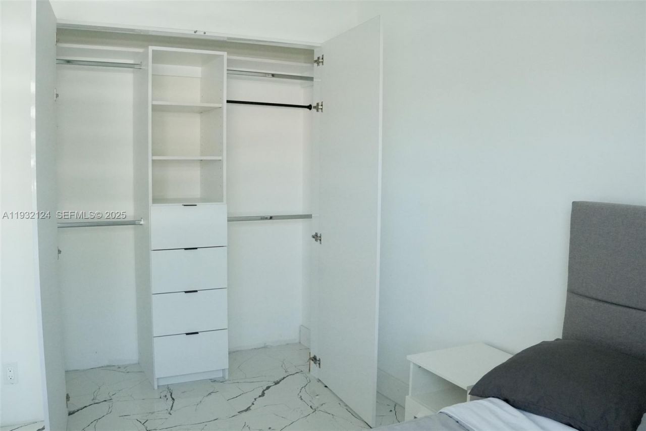 9670 Glacier Dr, Miramar, FL 33025 Photo