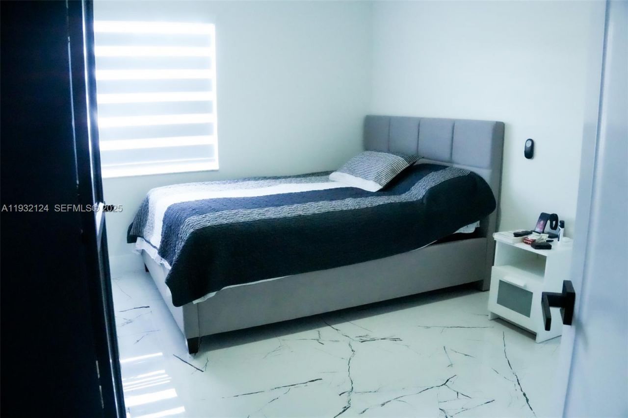 9670 Glacier Dr, Miramar, FL 33025 Photo