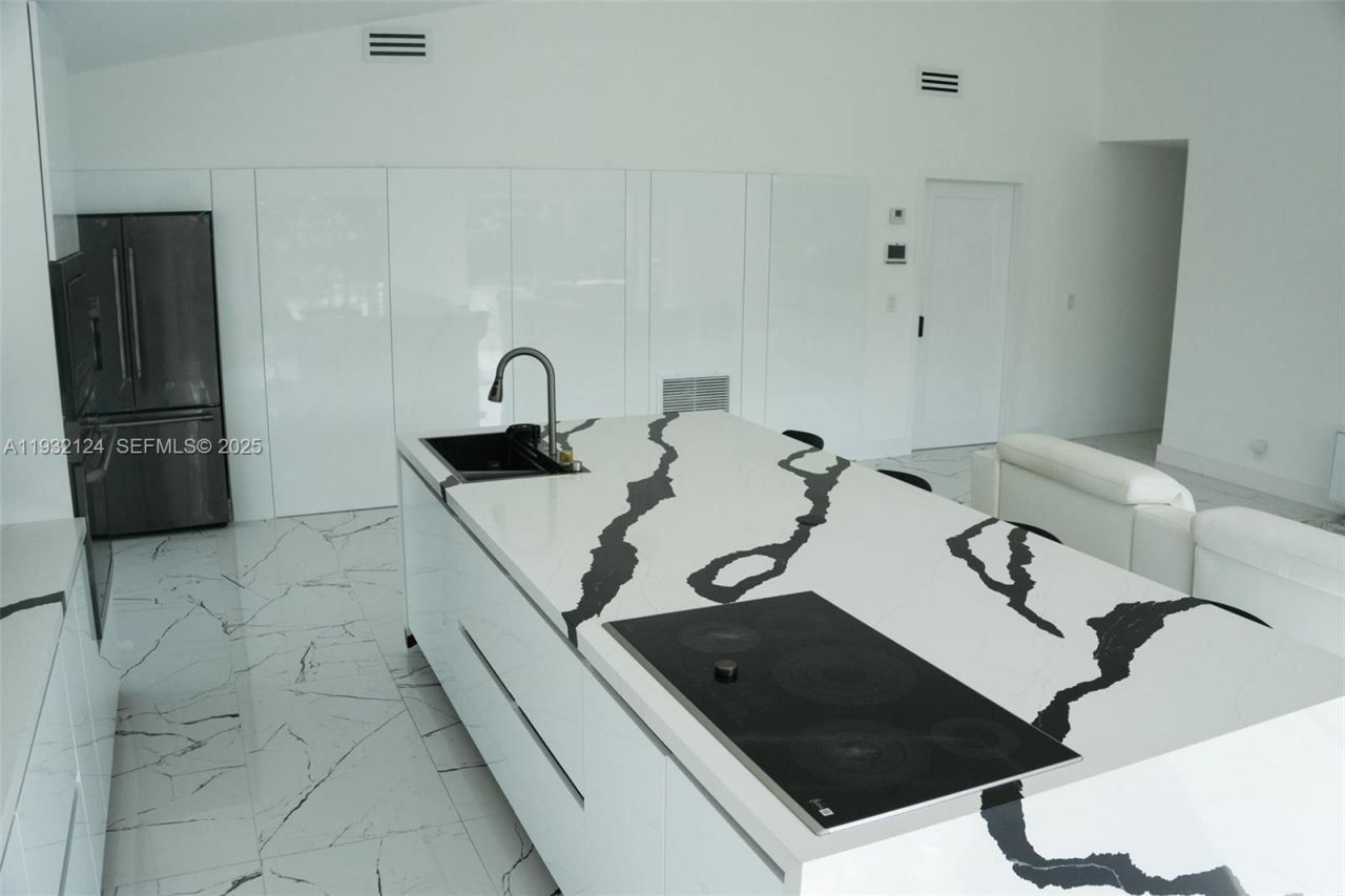 9670 Glacier Dr, Miramar, FL 33025 Photo