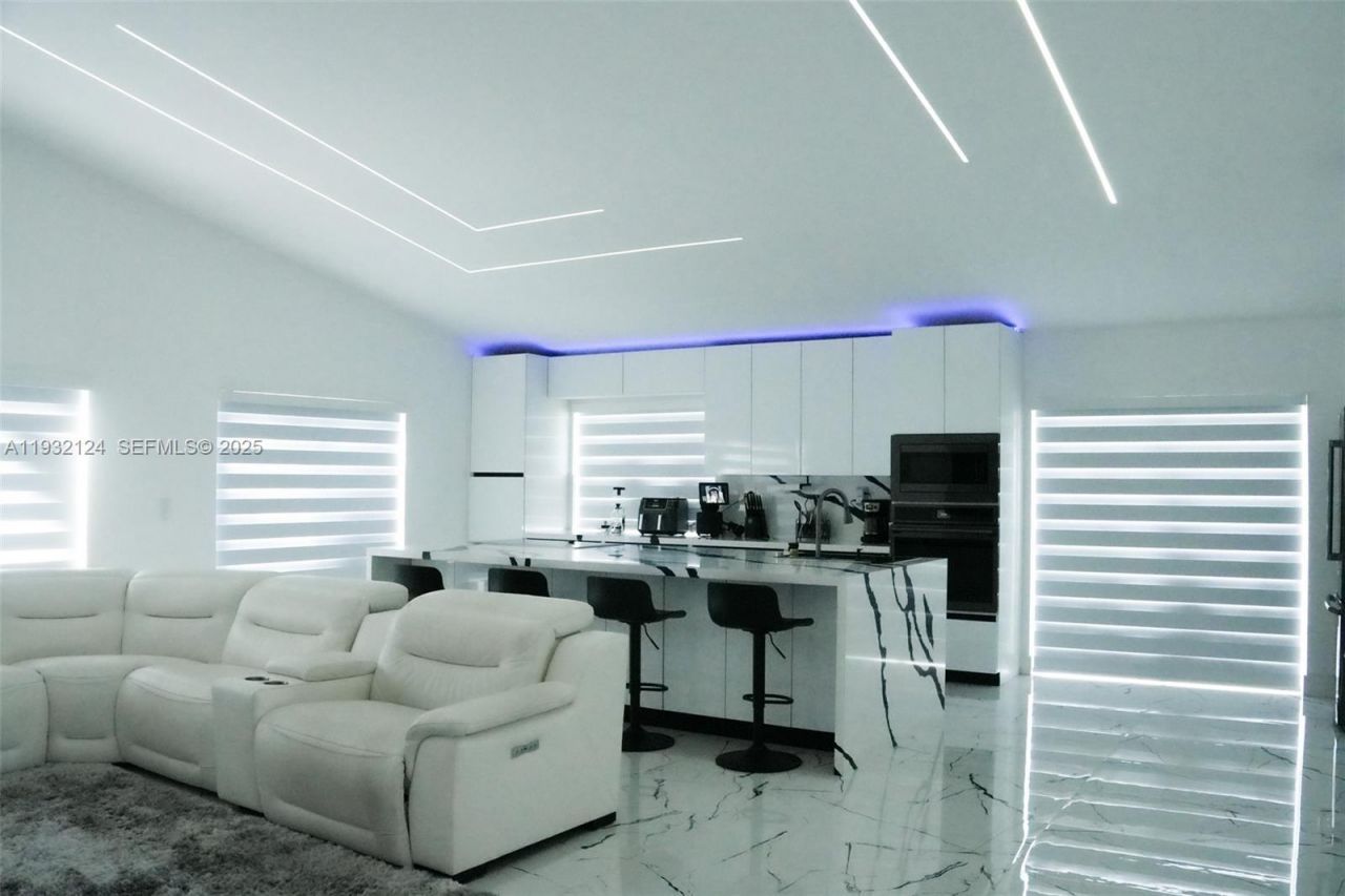 9670 Glacier Dr, Miramar, FL 33025 Photo