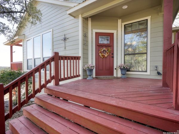 1615 S Goat Ridge, Pipe Creek, TX 78063