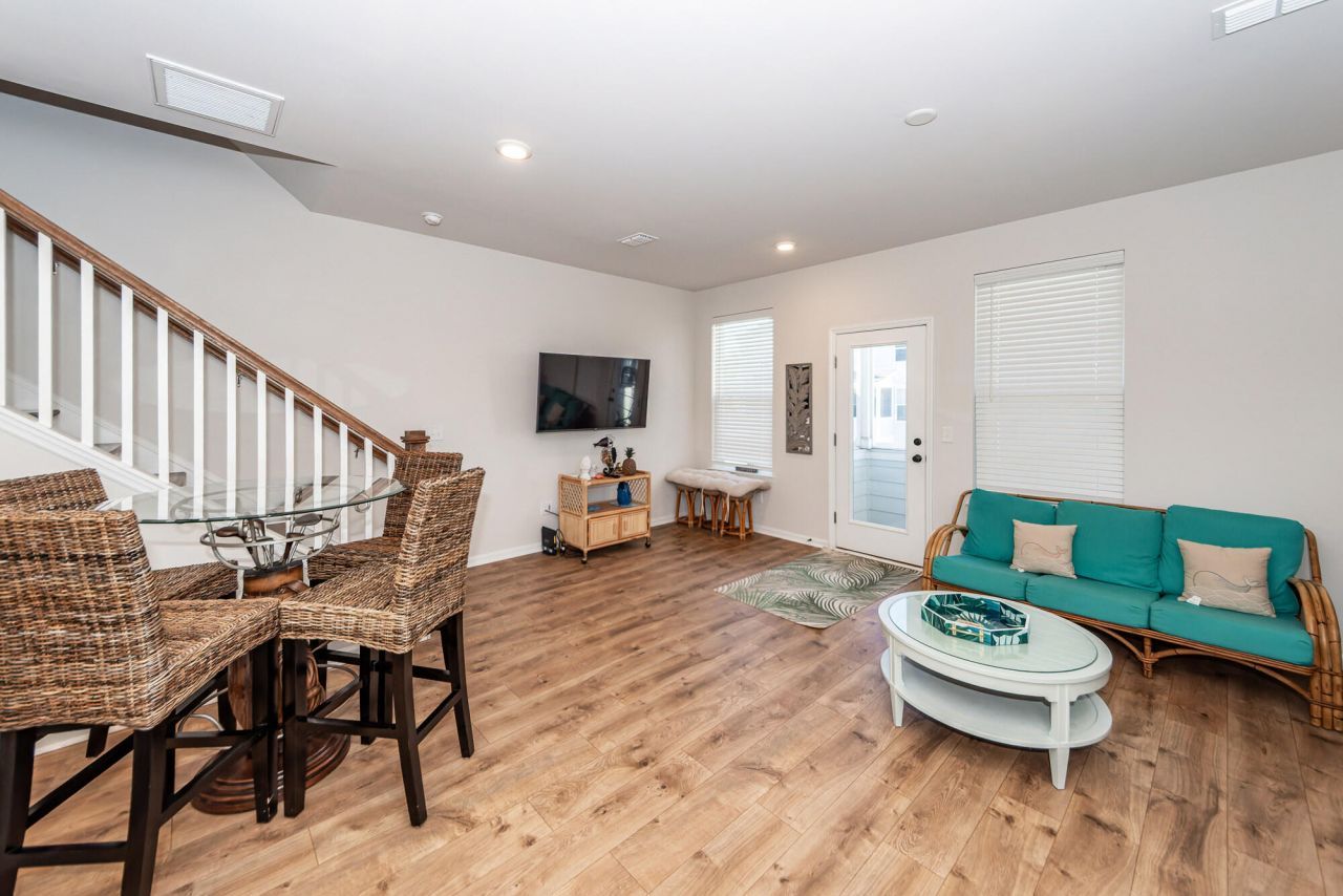 205 Harlequin Alley Photo 15