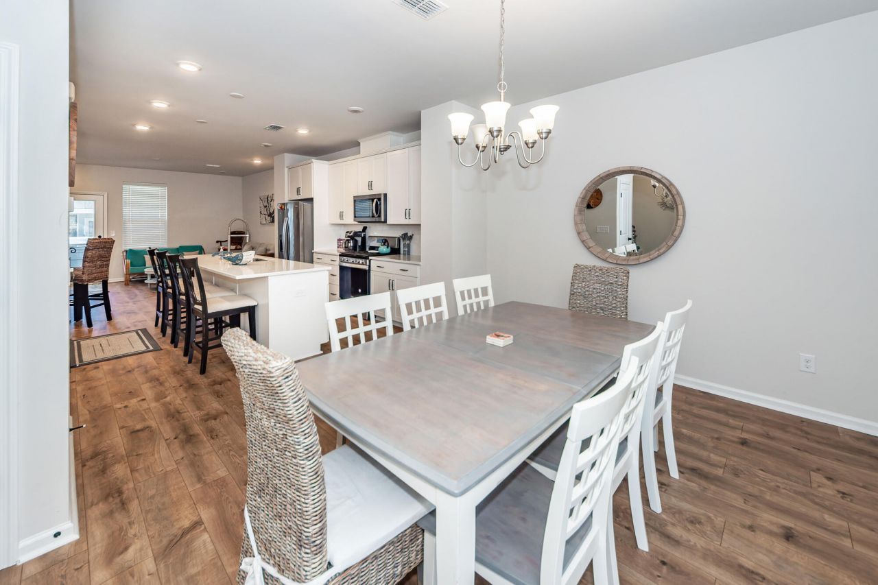 205 Harlequin Alley Photo 28