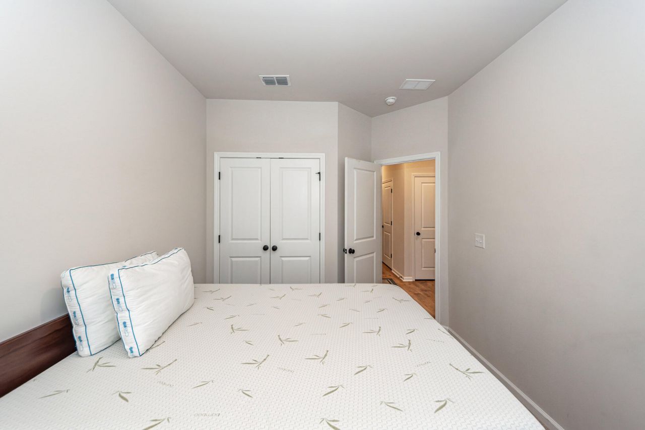 205 Harlequin Alley Photo 37