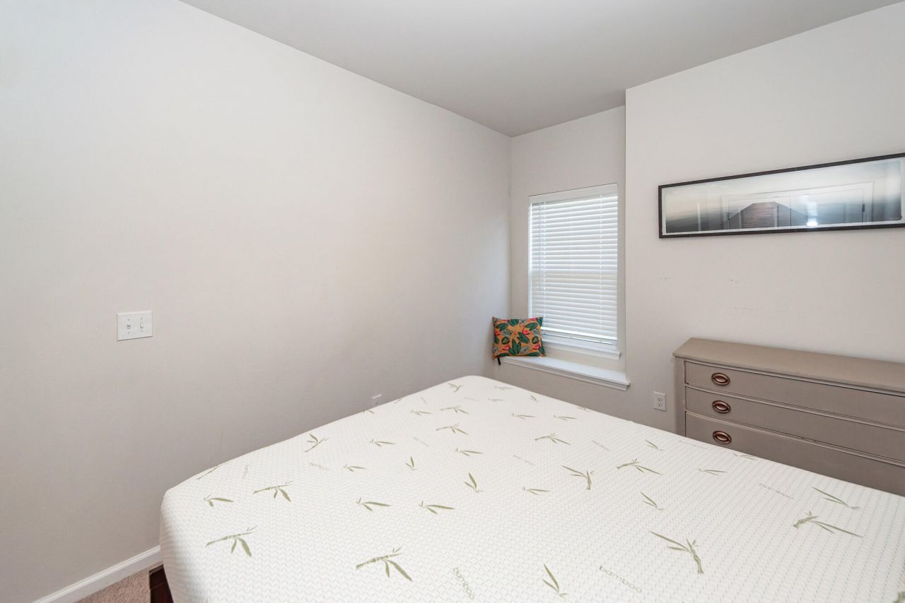 205 Harlequin Alley Photo 38