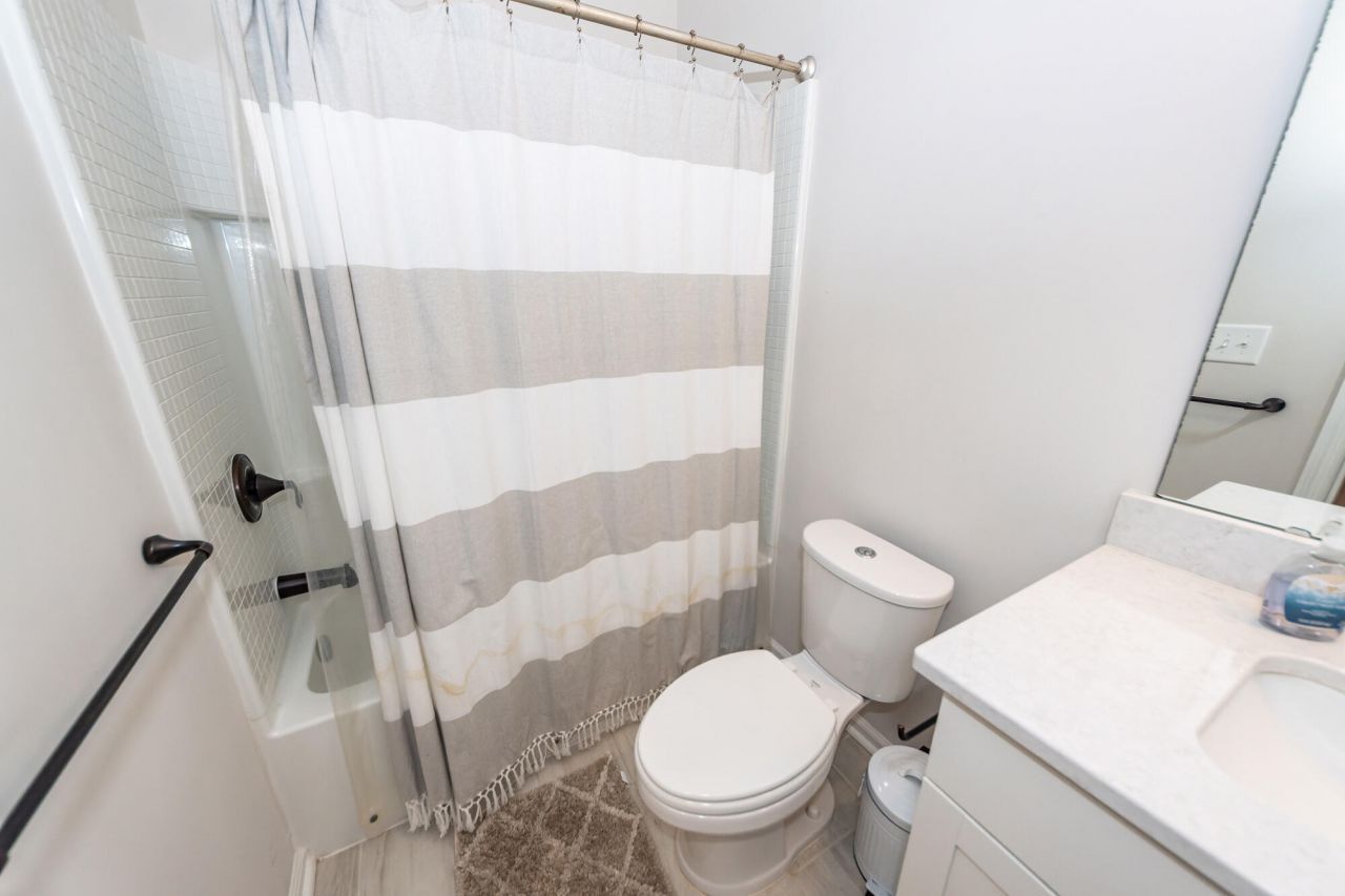 205 Harlequin Alley Photo 42