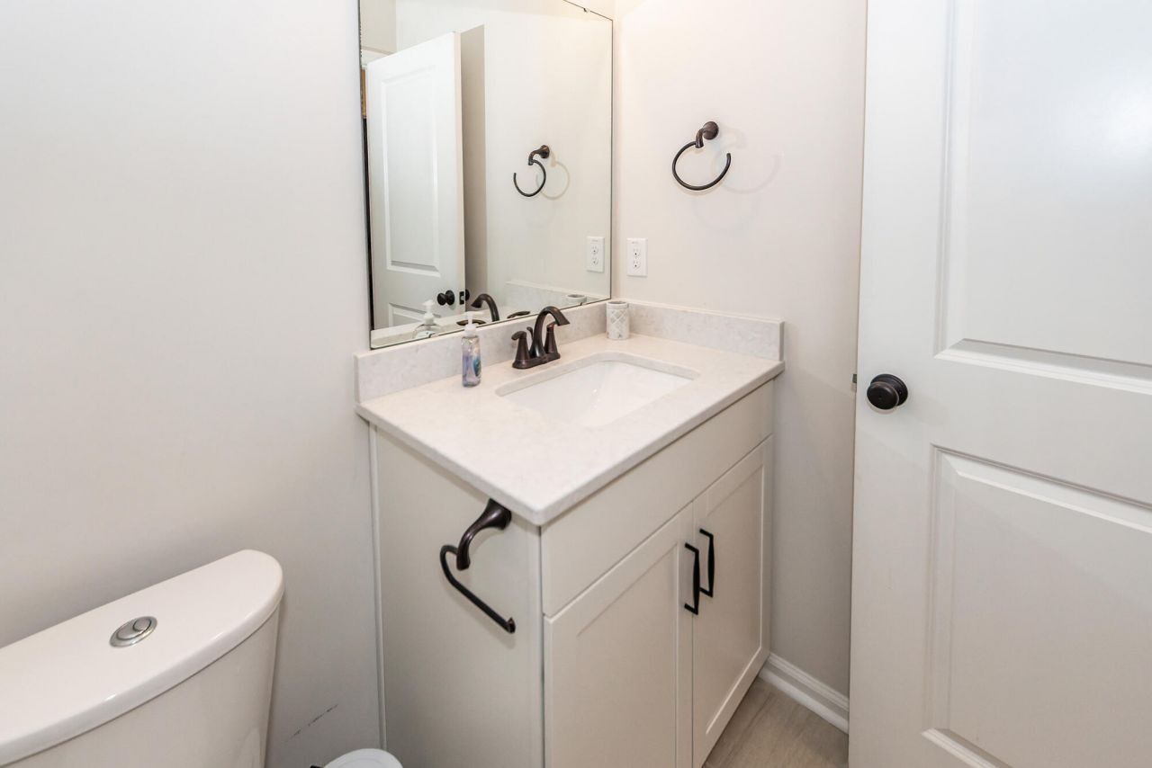 205 Harlequin Alley Photo 43