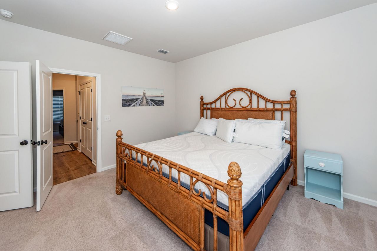 205 Harlequin Alley Photo 46