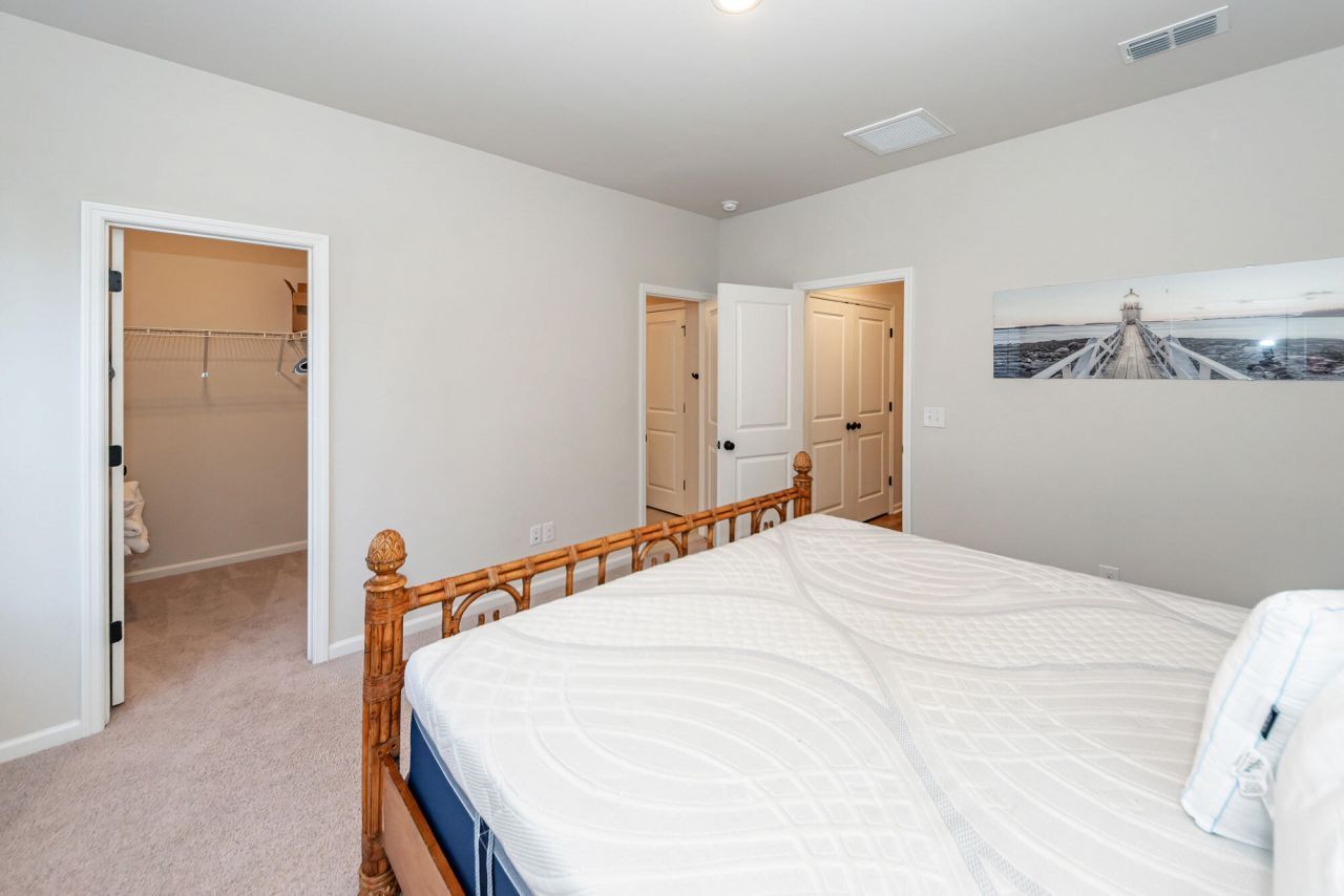 205 Harlequin Alley Photo 47