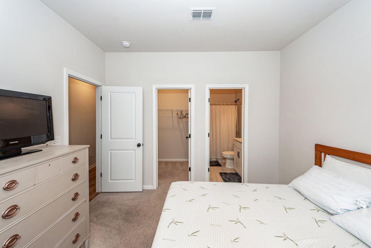 205 Harlequin Alley Photo 7