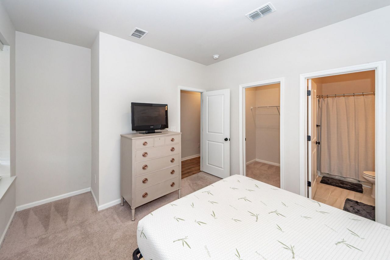 205 Harlequin Alley Photo 8