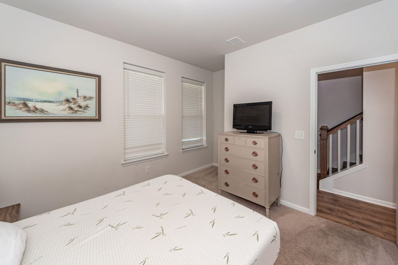 205 Harlequin Alley Photo 9