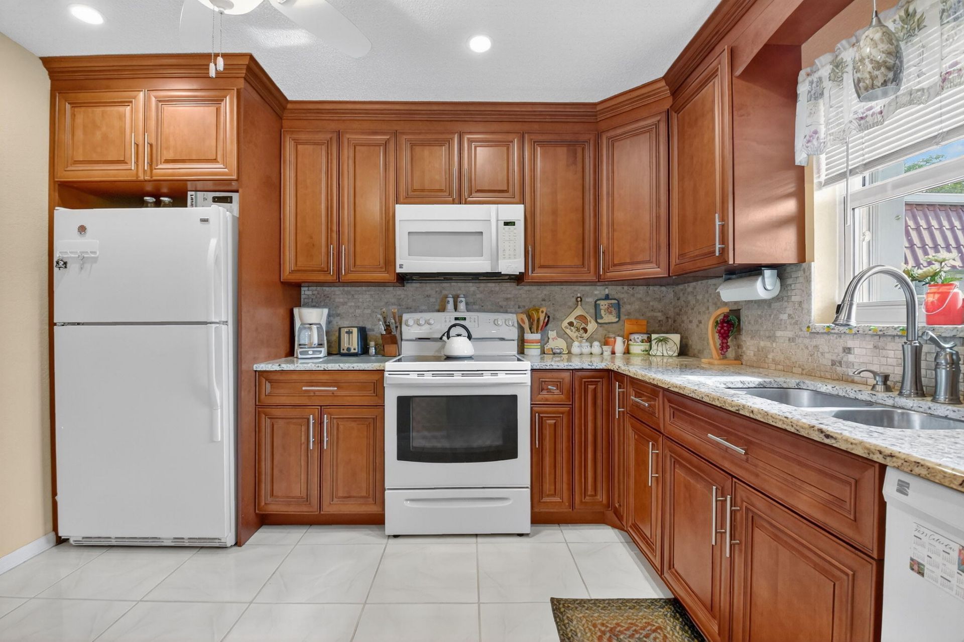 676 Laconia Circle, Unit B, Lake Worth, FL 33467 Photo