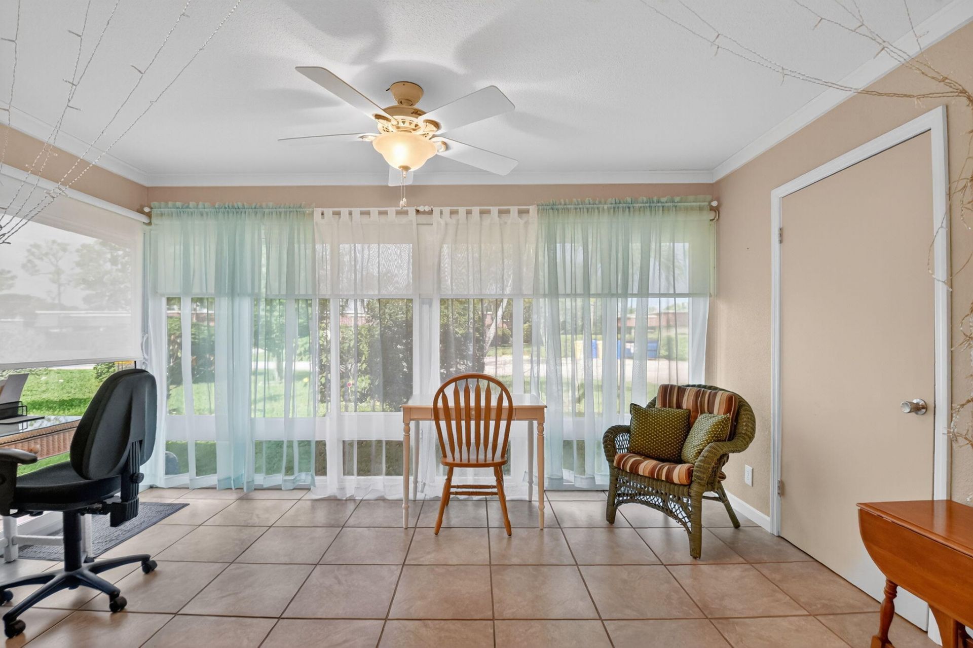 676 Laconia Circle, Unit B, Lake Worth, FL 33467 Photo