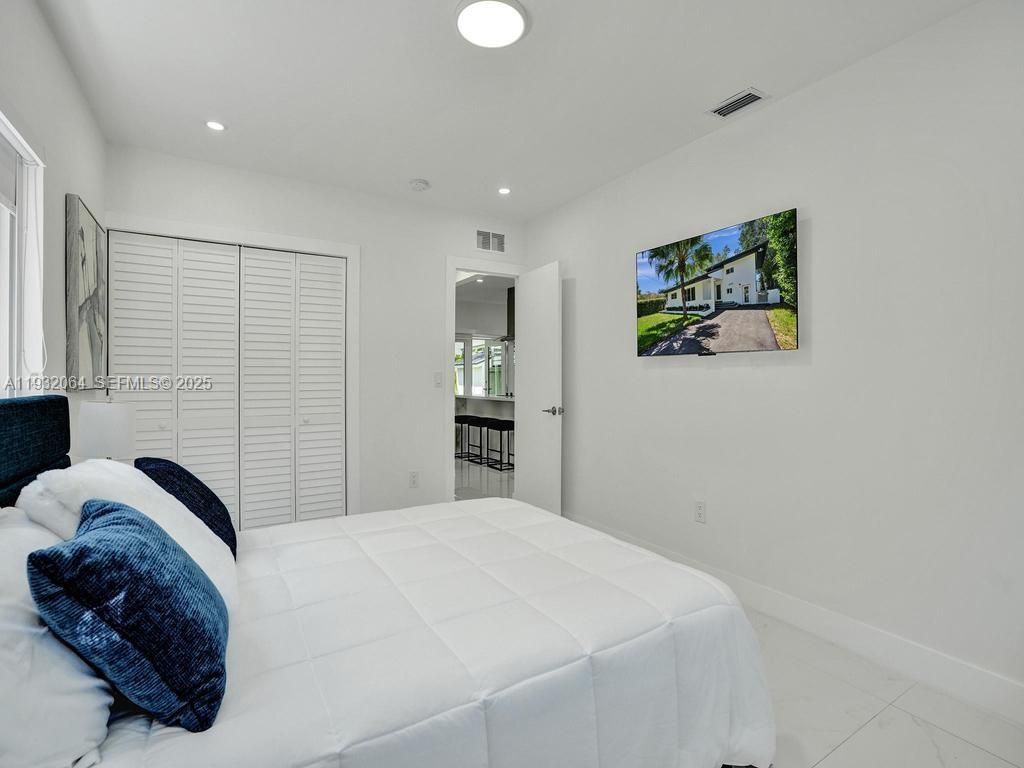 210 NE 85th St, El Portal, FL 33138 Photo