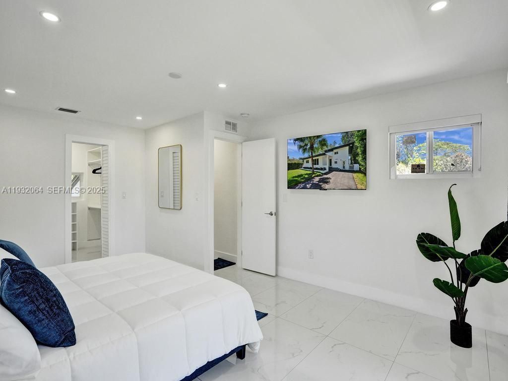 210 NE 85th St, El Portal, FL 33138 Photo