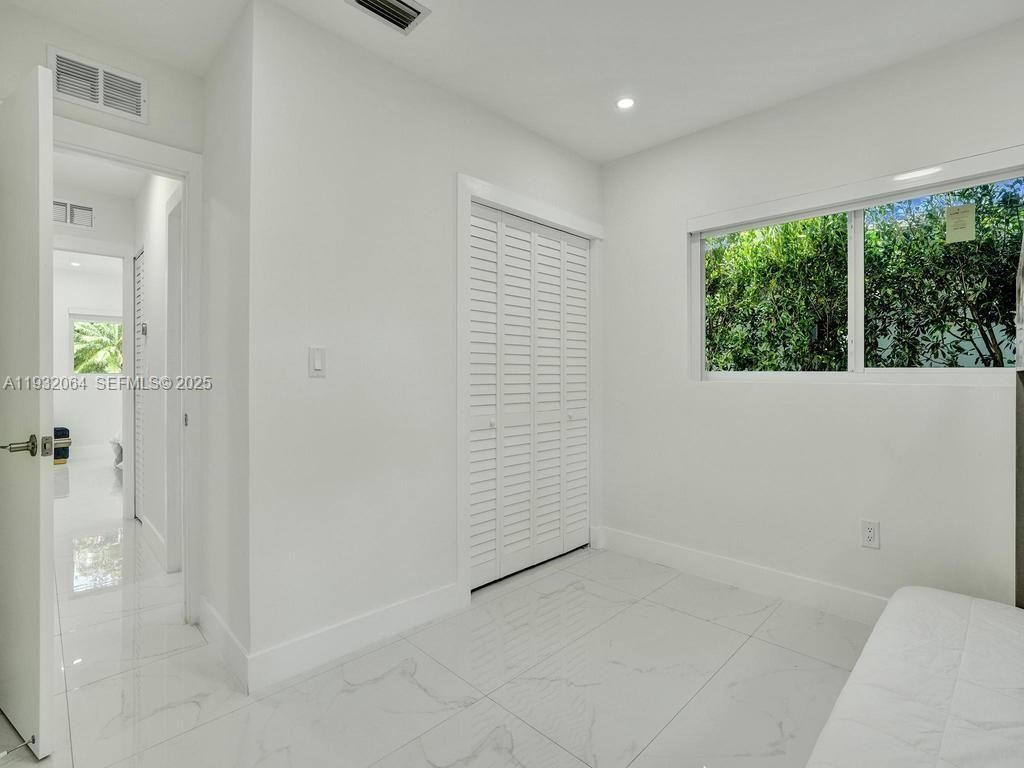 210 NE 85th St, El Portal, FL 33138 Photo