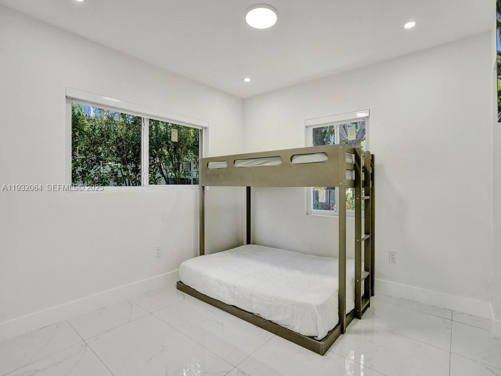 210 NE 85th St, El Portal, FL 33138 Photo