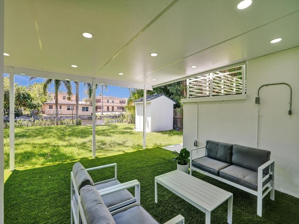 210 NE 85th St, El Portal, FL 33138 Photo