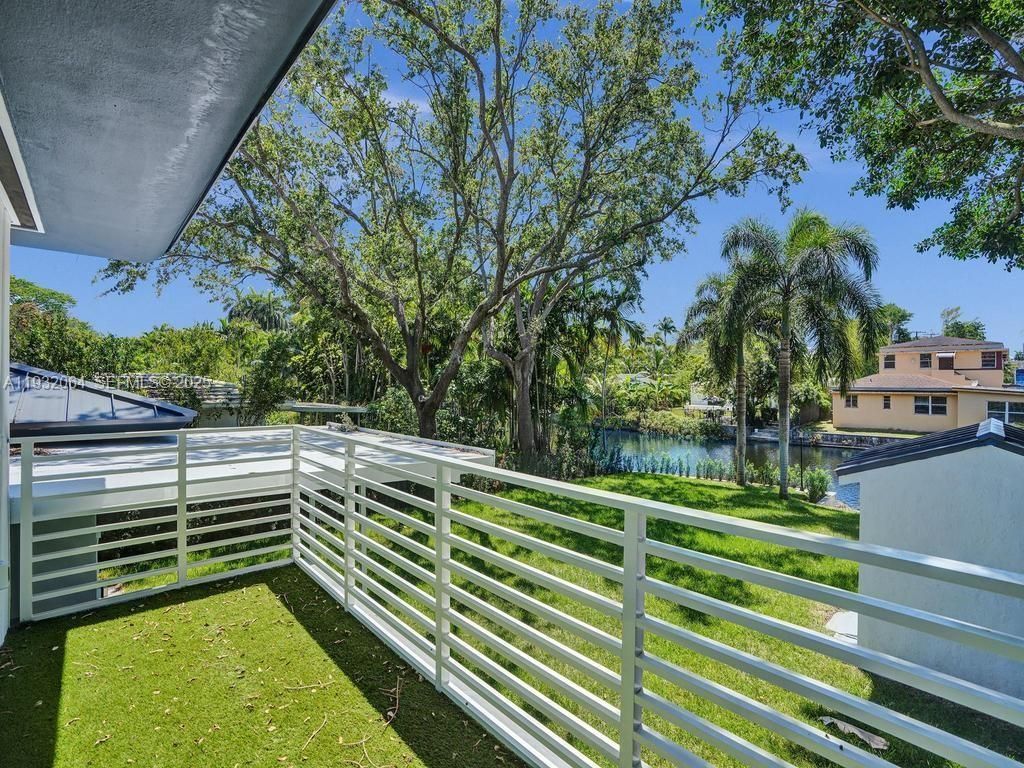 210 NE 85th St, El Portal, FL 33138 Photo