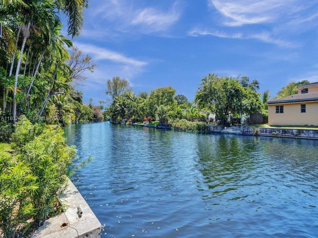 210 NE 85th St, El Portal, FL 33138 Photo