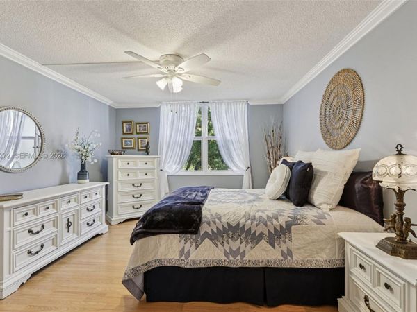 4850 NW 29th Ct, Unit 325, Lauderdale Lakes, FL 33313