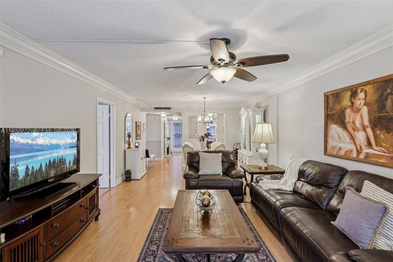 4850 NW 29th Ct, Unit 325, Lauderdale Lakes, FL 33313 Photo