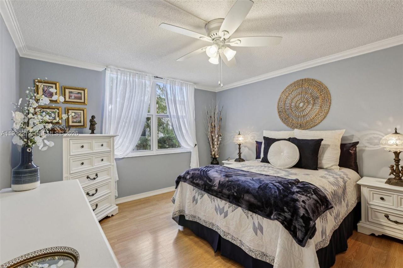 4850 NW 29th Ct, Unit 325, Lauderdale Lakes, FL 33313 Photo