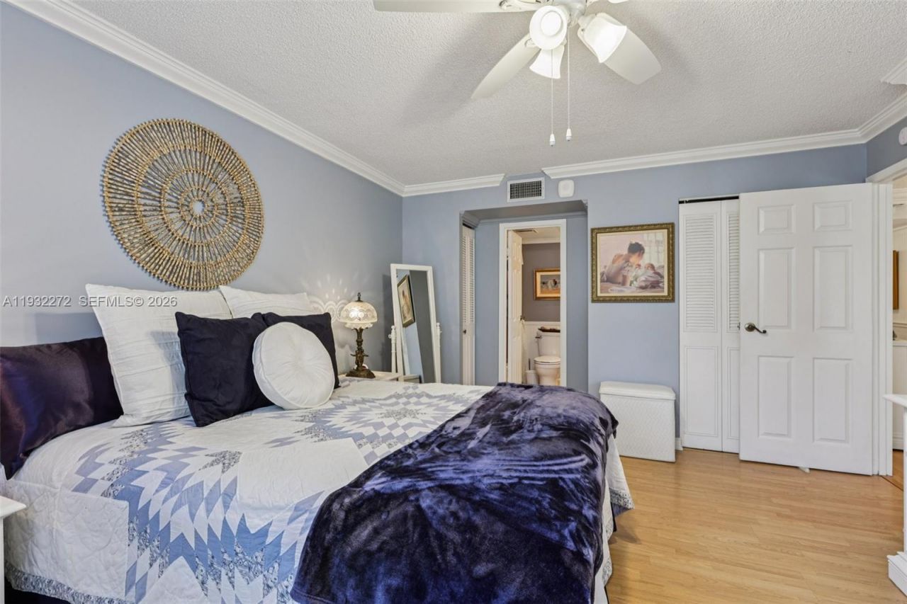 4850 NW 29th Ct, Unit 325, Lauderdale Lakes, FL 33313 Photo