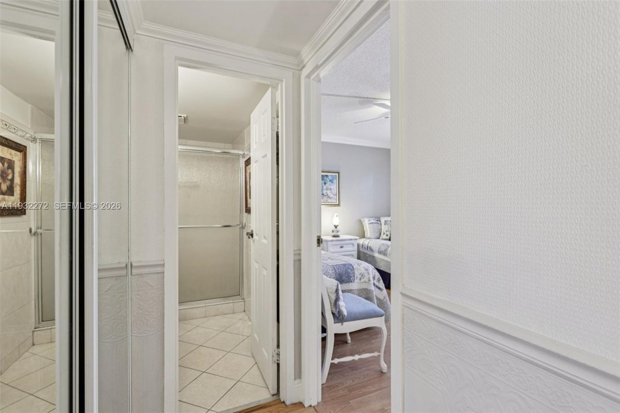 4850 NW 29th Ct, Unit 325, Lauderdale Lakes, FL 33313 Photo