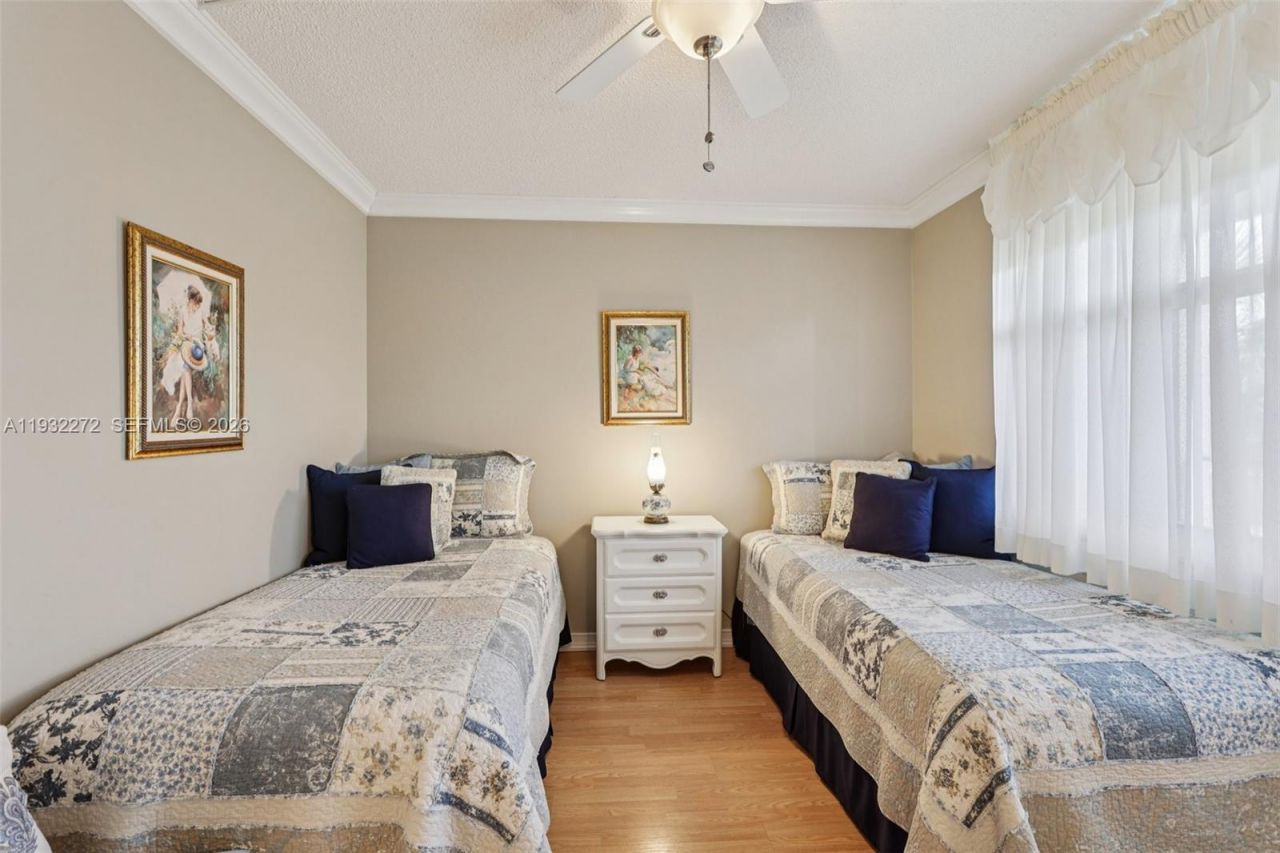 4850 NW 29th Ct, Unit 325, Lauderdale Lakes, FL 33313 Photo