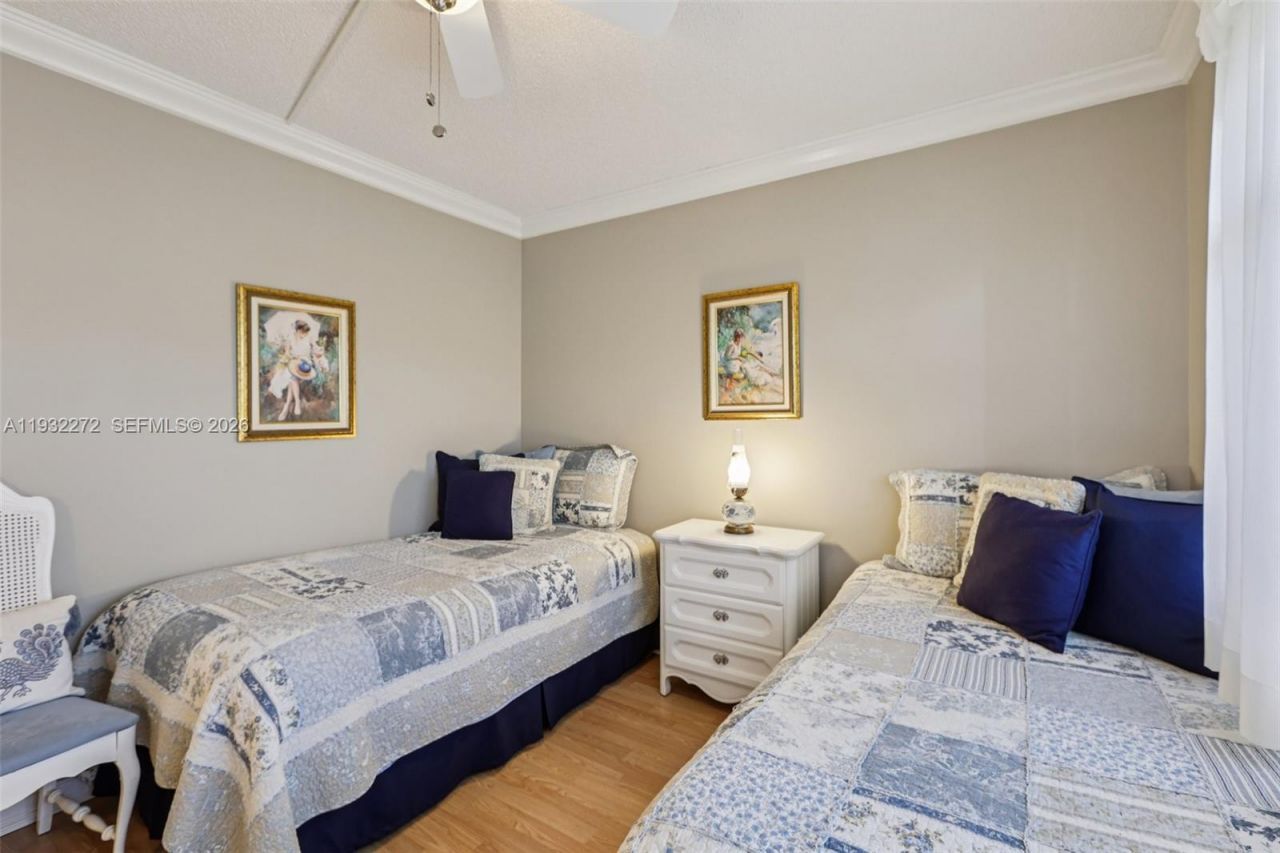 4850 NW 29th Ct, Unit 325, Lauderdale Lakes, FL 33313 Photo