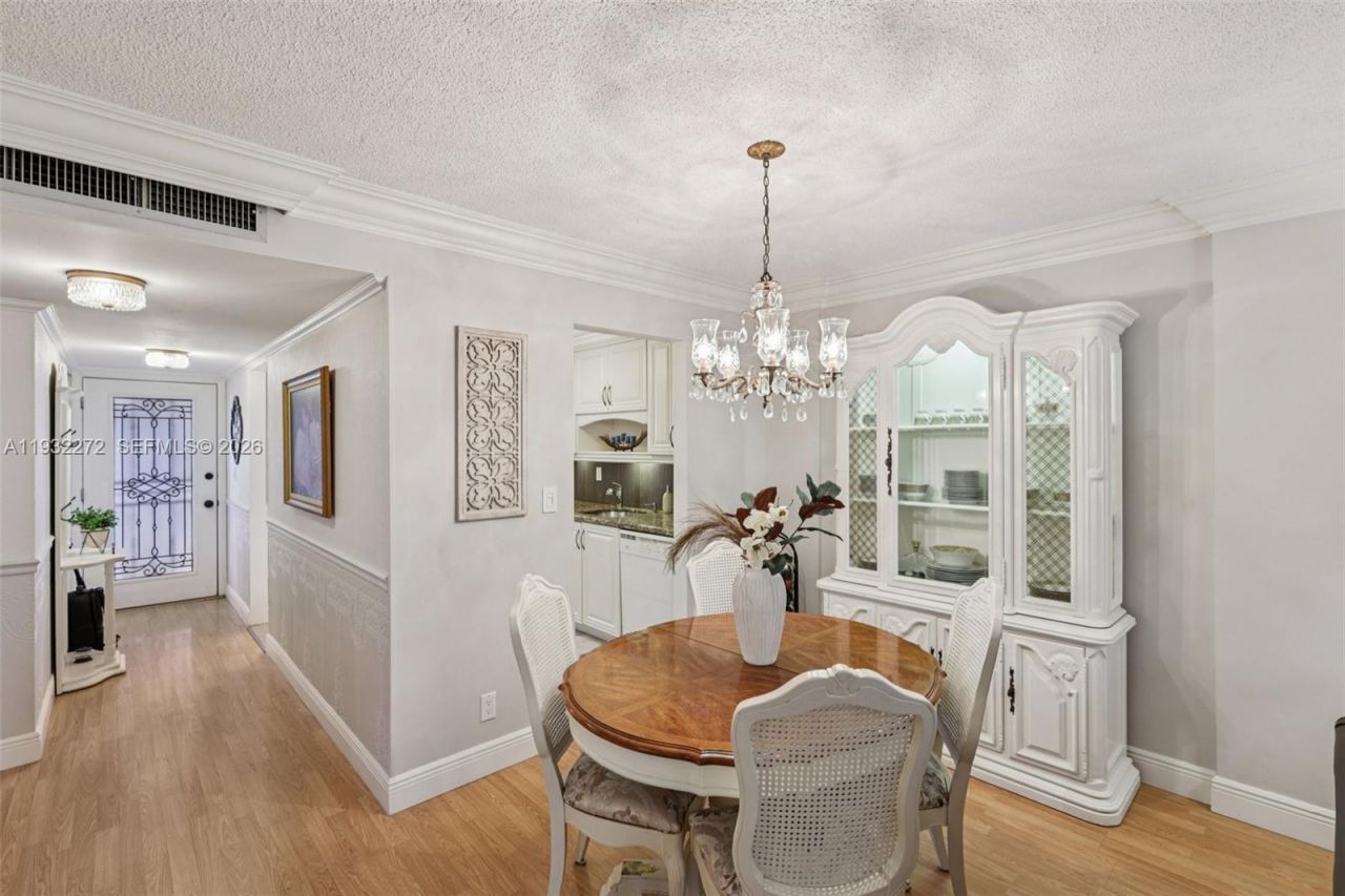 4850 NW 29th Ct, Unit 325, Lauderdale Lakes, FL 33313 Photo